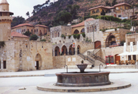 DeirElKamarPlazaS.jpg (40829 bytes)